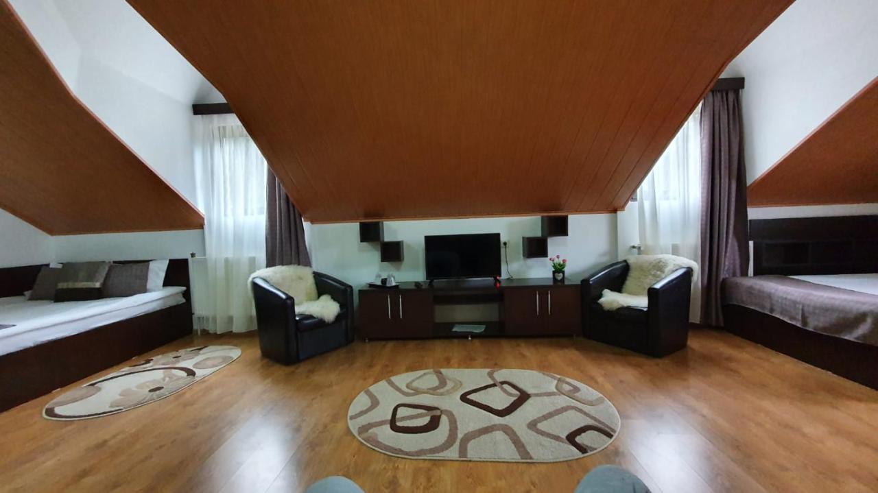 Casa Teleferic * Buşteni